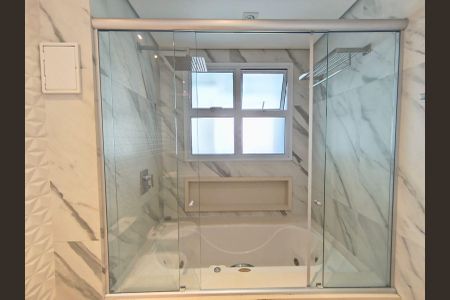 Apartamento à venda com 268m², 4 quartos e 4 vagas Apartamento à venda com 268m², 4 quartos e 4 vagasBanheiro da Suíte 2