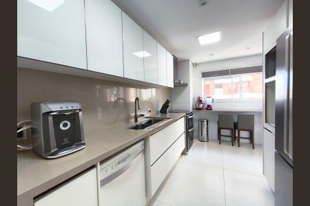 Apartamento à venda com 268m², 4 quartos e 4 vagas Apartamento à venda com 268m², 4 quartos e 4 vagasCozinha