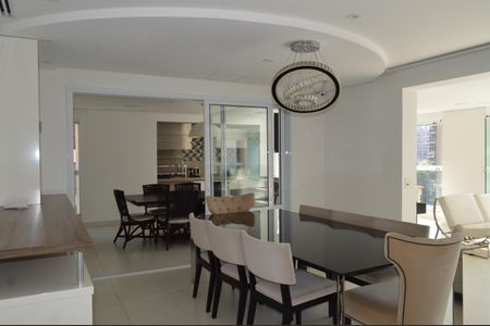 Apartamento à venda com 268m², 4 quartos e 4 vagasSala