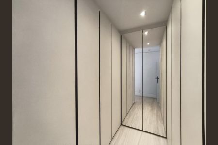 Apartamento à venda com 268m², 4 quartos e 4 vagas Apartamento à venda com 268m², 4 quartos e 4 vagasCloset da Suíte 2