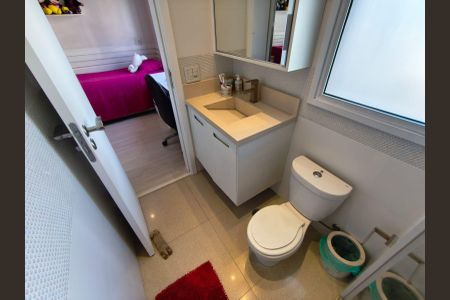 Apartamento à venda com 268m², 4 quartos e 4 vagas Apartamento à venda com 268m², 4 quartos e 4 vagasBanheiro da Suíte 1