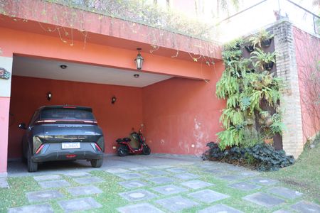 Casa de condomínio para alugar com 323m², 4 quartos e 5 vagasGaragem