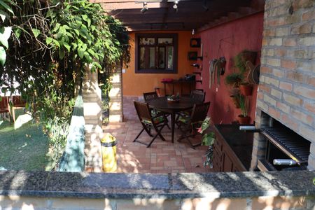 Casa de condomínio para alugar com 323m², 4 quartos e 5 vagasÁrea Externa