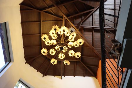 Casa de condomínio para alugar com 323m², 4 quartos e 5 vagasEntrada