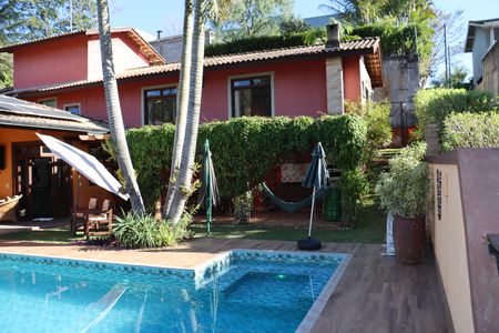 Casa de condomínio para alugar com 323m², 4 quartos e 5 vagasÁrea Externa