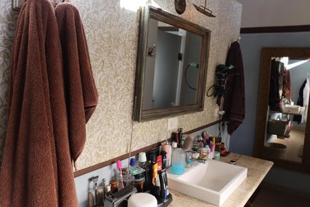 Casa de condomínio para alugar com 323m², 4 quartos e 5 vagasBanheiro da Suíte 2