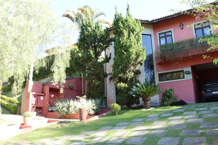 Casa de condomínio para alugar com 323m², 4 quartos e 5 vagasFachada