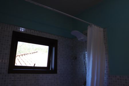 Casa de condomínio para alugar com 323m², 4 quartos e 5 vagasBanheiro da Suíte 1