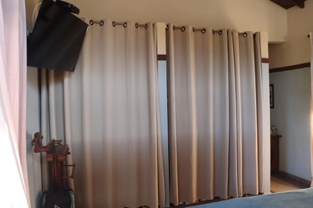 Casa de condomínio para alugar com 323m², 4 quartos e 5 vagasSuíte 2