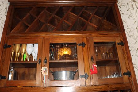 Casa de condomínio para alugar com 323m², 4 quartos e 5 vagasAdega