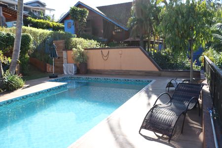 Casa de condomínio para alugar com 323m², 4 quartos e 5 vagasÁrea Externa