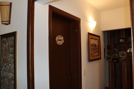 Casa de condomínio para alugar com 323m², 4 quartos e 5 vagasLavabo