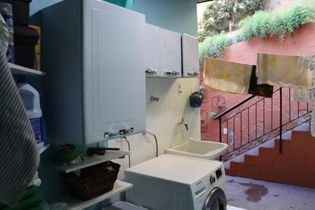 Casa de condomínio para alugar com 323m², 4 quartos e 5 vagasÁrea de Serviço