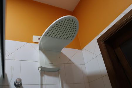 Casa de condomínio para alugar com 323m², 4 quartos e 5 vagasBanheiro Social