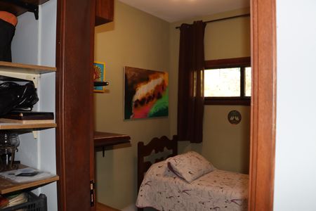 Casa de condomínio para alugar com 323m², 4 quartos e 5 vagasQuarto 