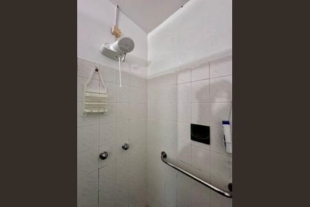 Casa à venda com 250m², 3 quartos e 3 vagas Casa à venda com 250m², 3 quartos e 3 vagasBanheiro Social