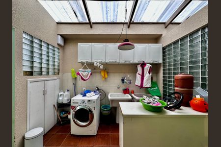 Casa à venda com 250m², 3 quartos e 3 vagas Casa à venda com 250m², 3 quartos e 3 vagasÁrea de Serviço