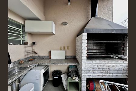 Casa à venda com 250m², 3 quartos e 3 vagas Casa à venda com 250m², 3 quartos e 3 vagasChurrasqueira