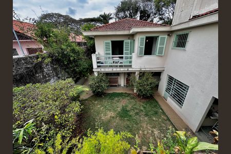 Casa à venda com 250m², 3 quartos e 3 vagas Casa à venda com 250m², 3 quartos e 3 vagasVista Quintal