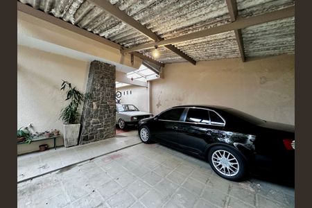 Casa à venda com 250m², 3 quartos e 3 vagas Casa à venda com 250m², 3 quartos e 3 vagasGaragem