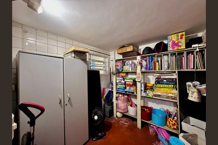 Casa à venda com 250m², 3 quartos e 3 vagas Casa à venda com 250m², 3 quartos e 3 vagasPorão