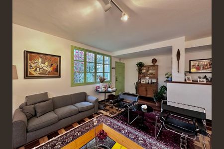 Casa à venda com 250m², 3 quartos e 3 vagas Casa à venda com 250m², 3 quartos e 3 vagasSala