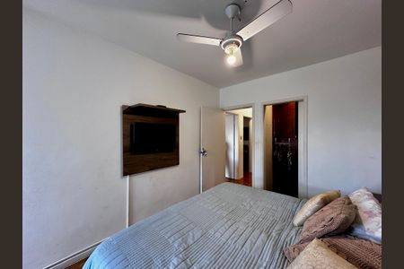 Casa à venda com 250m², 3 quartos e 3 vagas Casa à venda com 250m², 3 quartos e 3 vagasSuíte