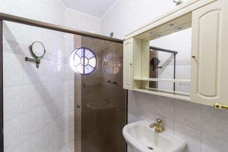 Casa à venda com 250m², 4 quartos e 5 vagasBanheiro da Suíte 1