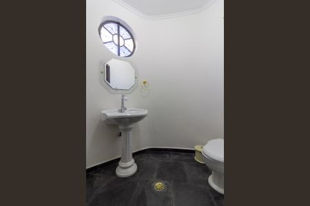 Casa à venda com 250m², 4 quartos e 5 vagasLavabo