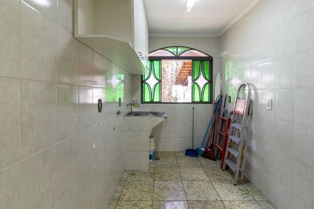 Casa à venda com 250m², 4 quartos e 5 vagasÁrea de Serviço