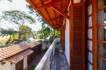 Casa à venda com 250m², 4 quartos e 5 vagas Suíte 1 varanda