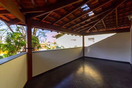 Casa à venda com 250m², 4 quartos e 5 vagasSala 4 varanda