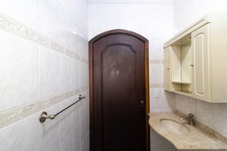 Casa à venda com 250m², 4 quartos e 5 vagasBanheiro Social