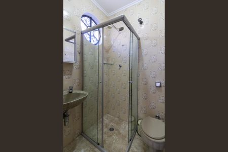 Casa à venda com 250m², 4 quartos e 5 vagasBanheiro da Suíte 2