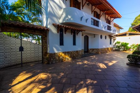 Casa à venda com 250m², 4 quartos e 5 vagasGaragem