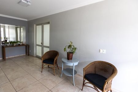 Apartamento à venda com 110m², 3 quartos e 2 vagas Apartamento à venda com 110m², 3 quartos e 2 vagasÁrea Comum - Hall Social