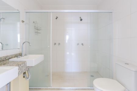 Apartamento à venda com 194m², 4 quartos e 3 vagas Apartamento à venda com 194m², 4 quartos e 3 vagasBanheiro da Suíte 3