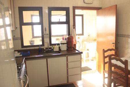 Apartamento à venda com 118m², 3 quartos e 2 vagasCozinha