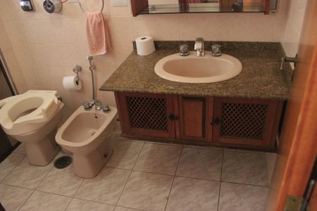 Apartamento à venda com 118m², 3 quartos e 2 vagasBanheiro da Suite