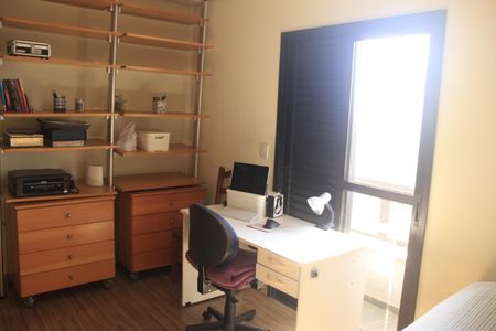 Apartamento à venda com 118m², 3 quartos e 2 vagasQuarto 2