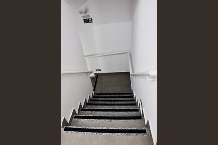 Apartamento à venda com 48m², 2 quartos e sem vaga Apartamento à venda com 48m², 2 quartos e sem vagaEscada do hall de Entrada