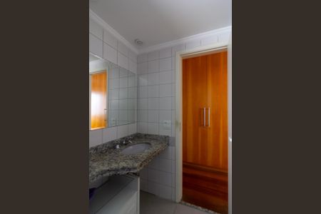 Apartamento à venda com 95m², 3 quartos e 2 vagas Apartamento à venda com 95m², 3 quartos e 2 vagasBanheiro da Suíte