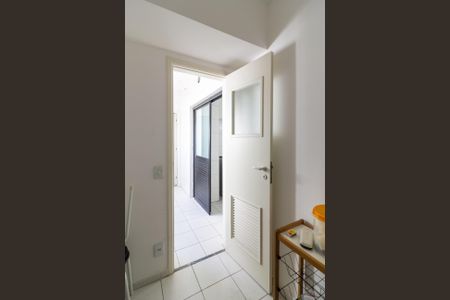 Apartamento à venda com 95m², 3 quartos e 2 vagas Apartamento à venda com 95m², 3 quartos e 2 vagasQuarto de Serviço