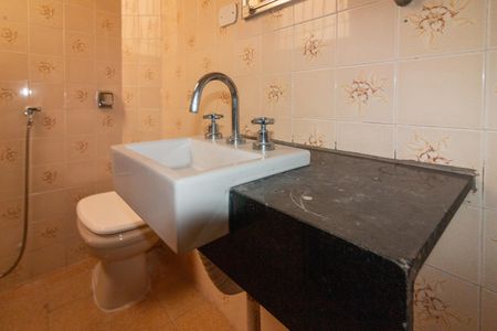 Casa para alugar com 76m², 2 quartos e 1 vagaBanheiro