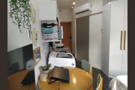 Studio à venda com 22m², 1 quarto e 1 vaga Studio à venda com 22m², 1 quarto e 1 vagaSala