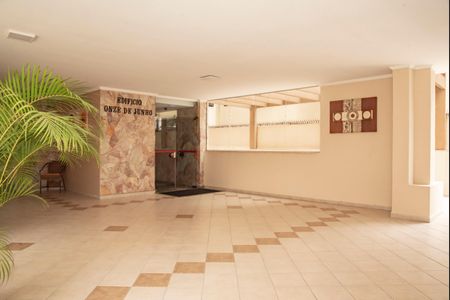 Apartamento à venda com 78m², 2 quartos e 2 vagasHall de entrada