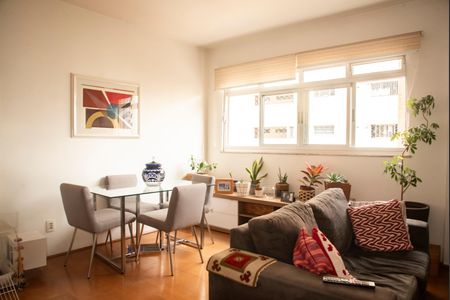 Apartamento à venda com 78m², 2 quartos e 2 vagasSala