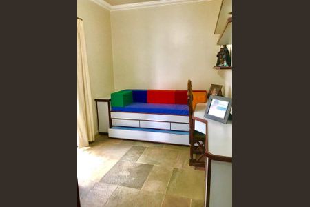 Casa à venda com 233m², 3 quartos e 2 vagas