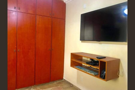 Casa à venda com 233m², 3 quartos e 2 vagas