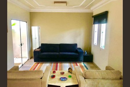 Casa à venda com 233m², 3 quartos e 2 vagas